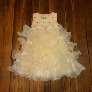 Little Girl’s Dress Ruffled Tulle Sparkly Bodice Bow Sash Formal Pageant 4/5